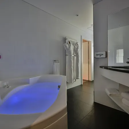 Maison Rouge & Spa, Autograph Collection 5* שטרסבורג