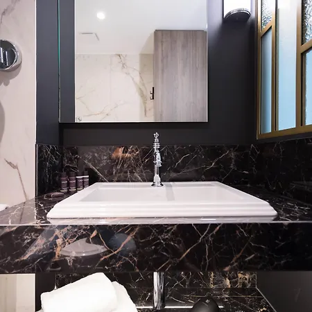 מלון Maison Rouge & Spa, Autograph Collection 5*
