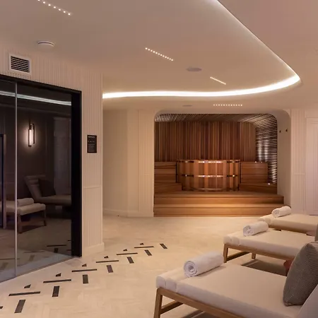 Hotel Maison Rouge & Spa, Autograph Collection 5*